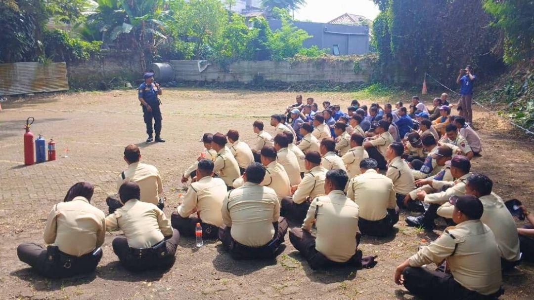 Pelatihan APAR Bersama Laboran Perkuat Kesiapsiagaan Kebakaran di Lingkungan Kampus